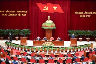 CHI BỘ TRƯỜNG MẦM NON NHÂN CHÍNH TỔ CHỨC HỌC TẬP, QUÁN TRIỆT NGHỊ QUYẾT TRUNG ƯƠNG ĐẢNG KHÓA XIV