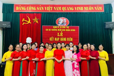 Chi bộ trường Trường mầm non Nhân Chính tổ chức lễ kết nạp Đảng viên mới