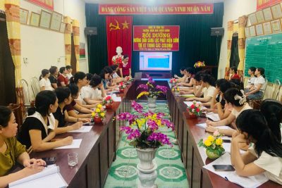 TRƯỜNG MẦM NON NHÂN CHÍNH TRIỂN KHAI BỒI DƯỠNG HƯỚNG DẪN SÀNG LỌC PHÁT TRIỂN SỚM CHO TRẺ KHUYẾT TẬT